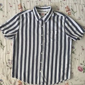 Levi’s Short Sleeve Button Down